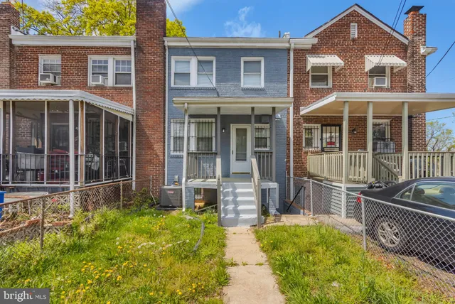 $3,000 | 1422 18th Street Southeast, Washington, DC 20020