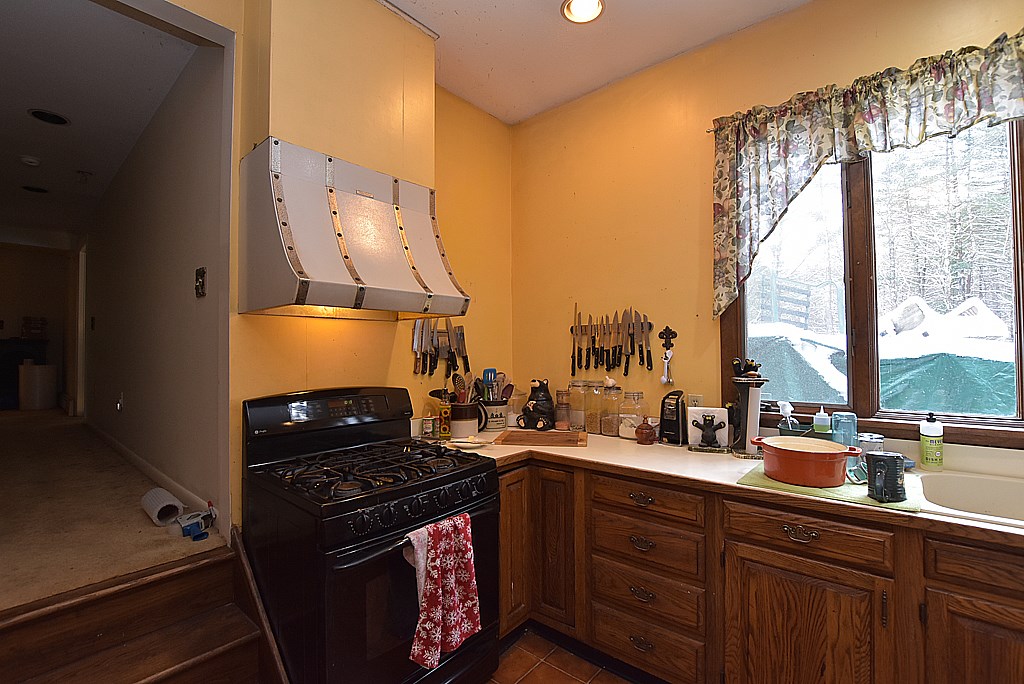 35 Woody Hill Road Hopkinton, RI 02832 - Photo 5 of 16 Gallery Image 5