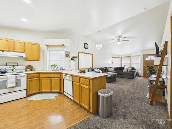 $270,000 | 804 East Main Street, Unit 3 3, Emmett, ID 83617