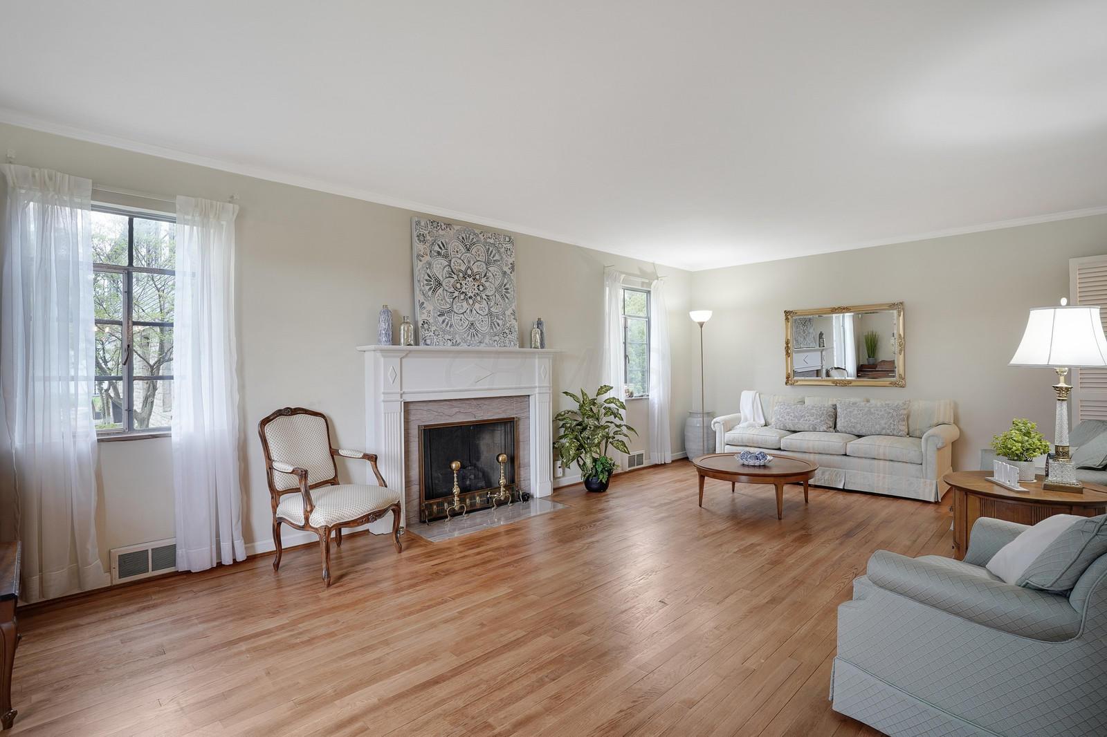 292 South Stanwood Road Bexley, OH 43209 - Photo 5 of 59