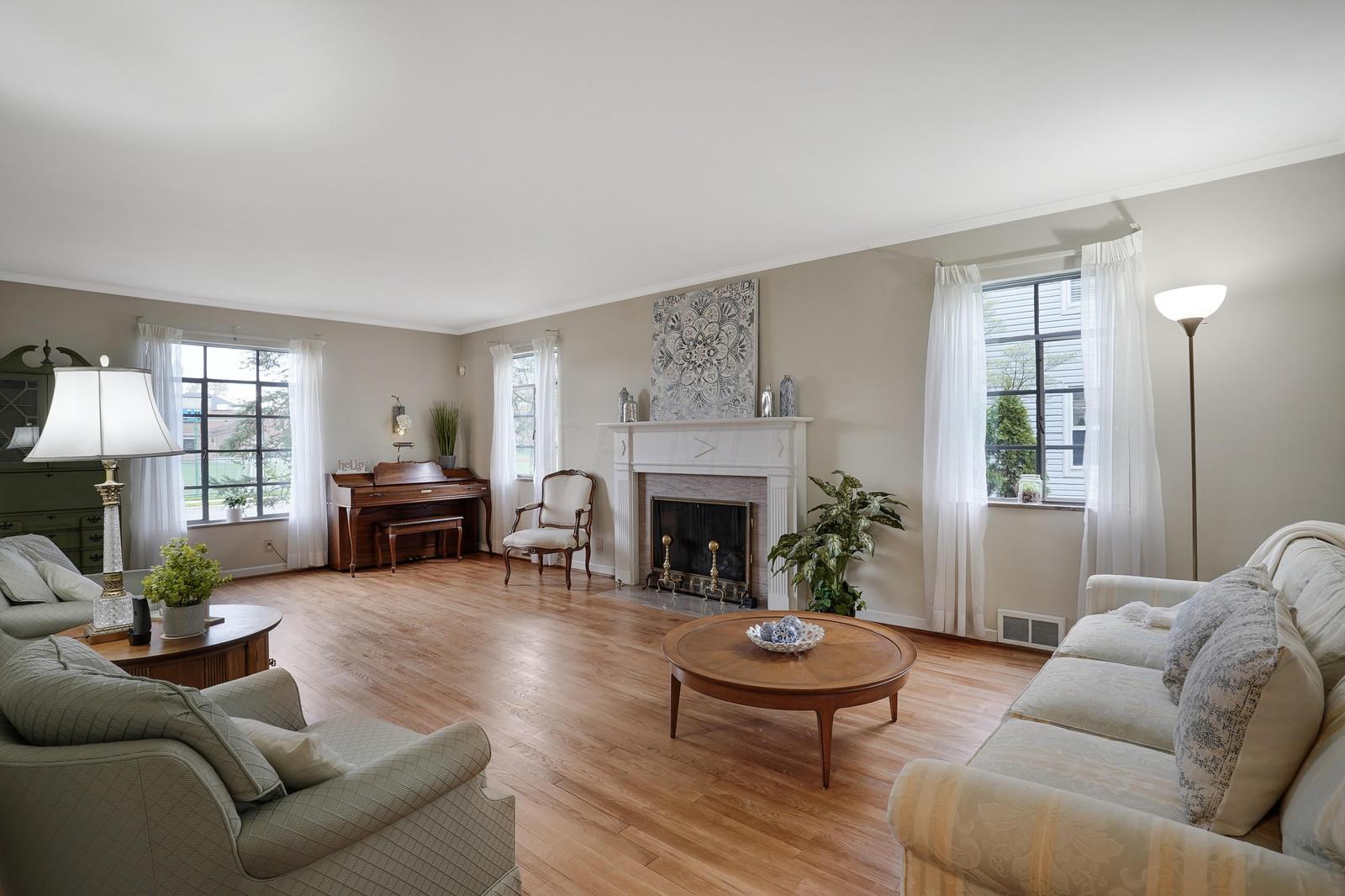 292 South Stanwood Road Bexley, OH 43209 - Photo 8 of 59