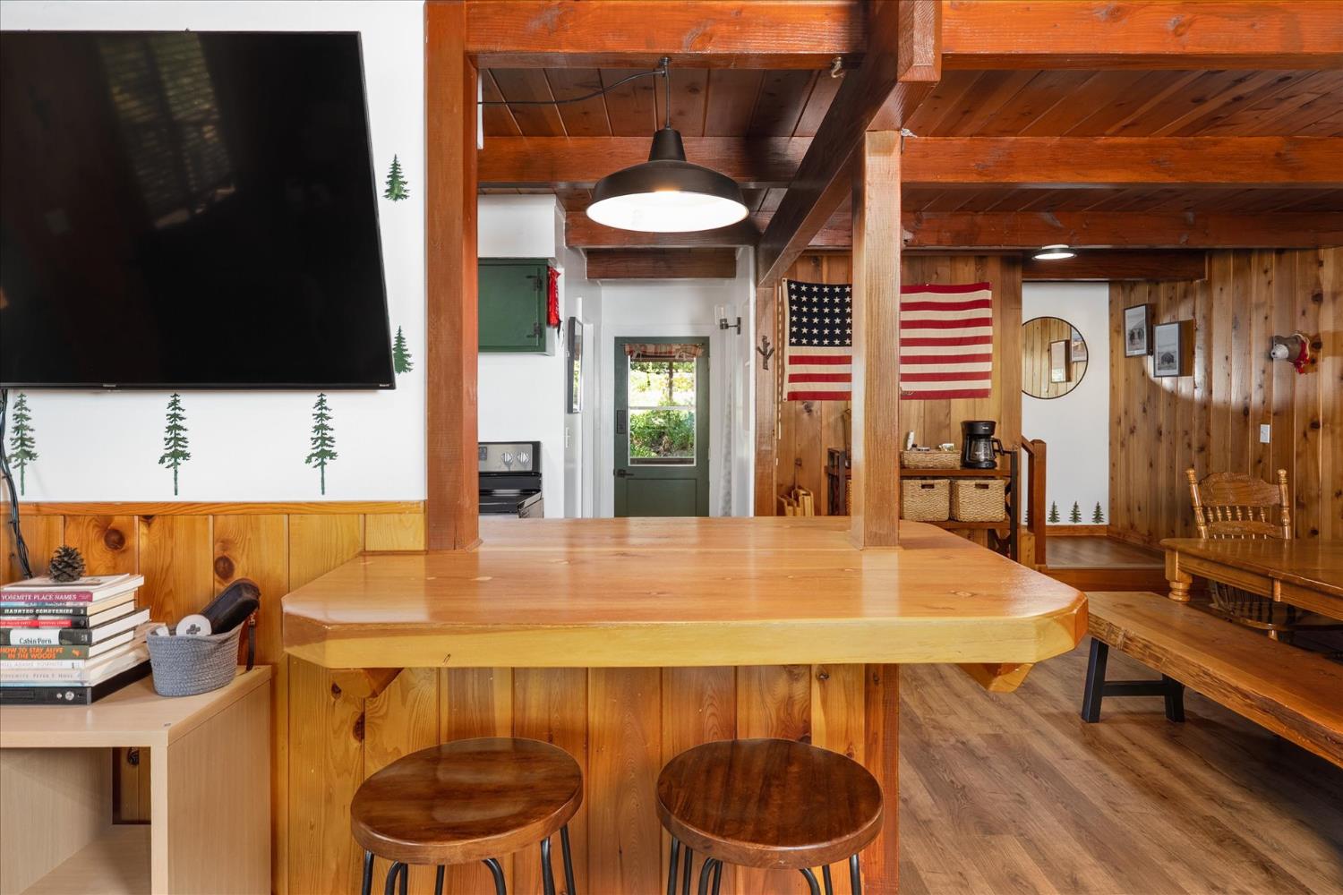 44800 Mountain Meadow Road Oakhurst, CA 93644 - Photo 7 of 41 a room with a table and chairs