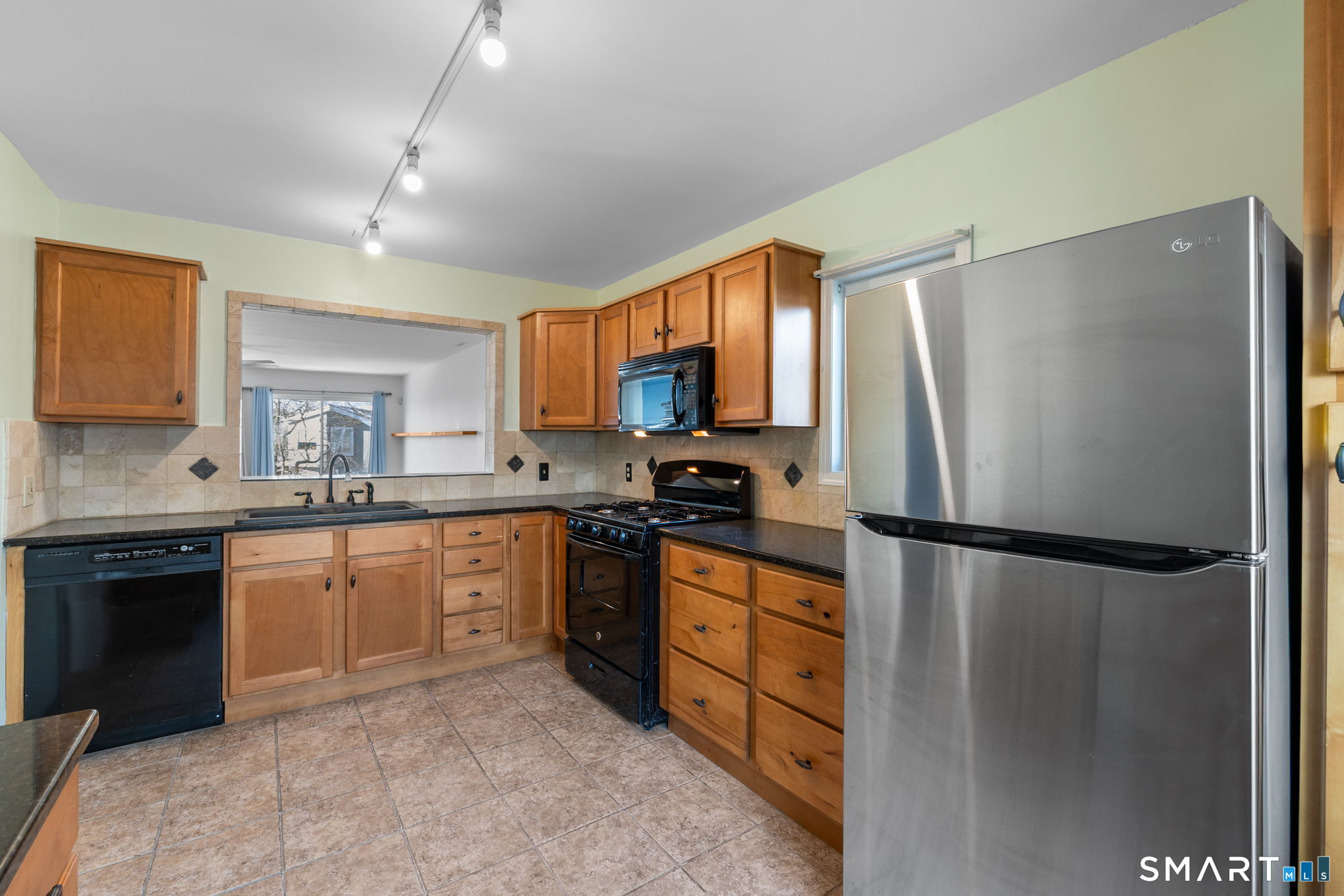 2 Mansfield Grove Road, Unit 362 East Haven, CT 06512 - Photo 13 of 37