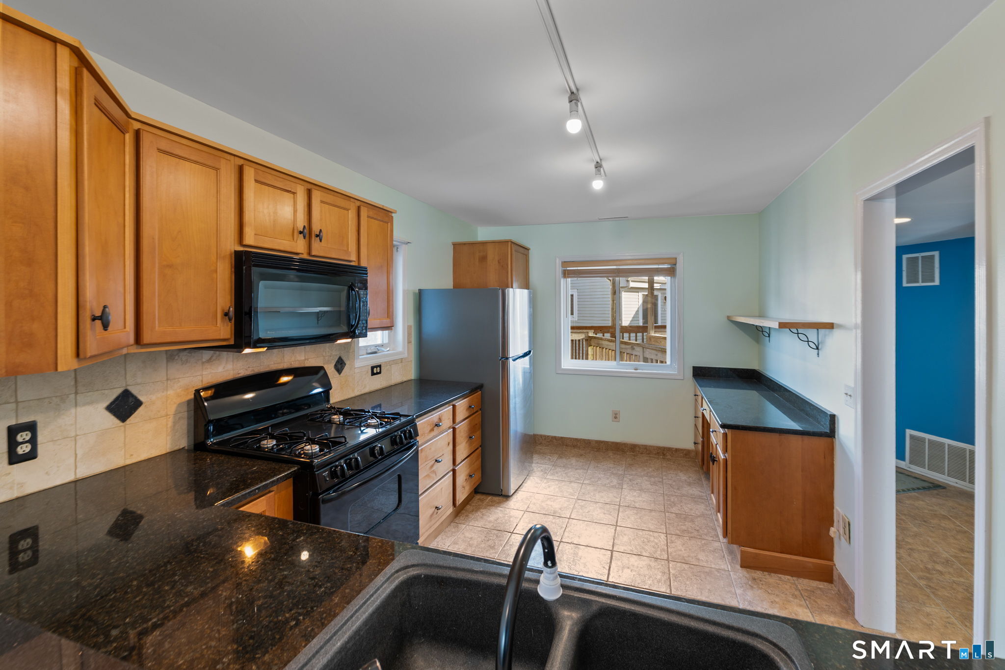 2 Mansfield Grove Road, Unit 362 East Haven, CT 06512 - Photo 17 of 37