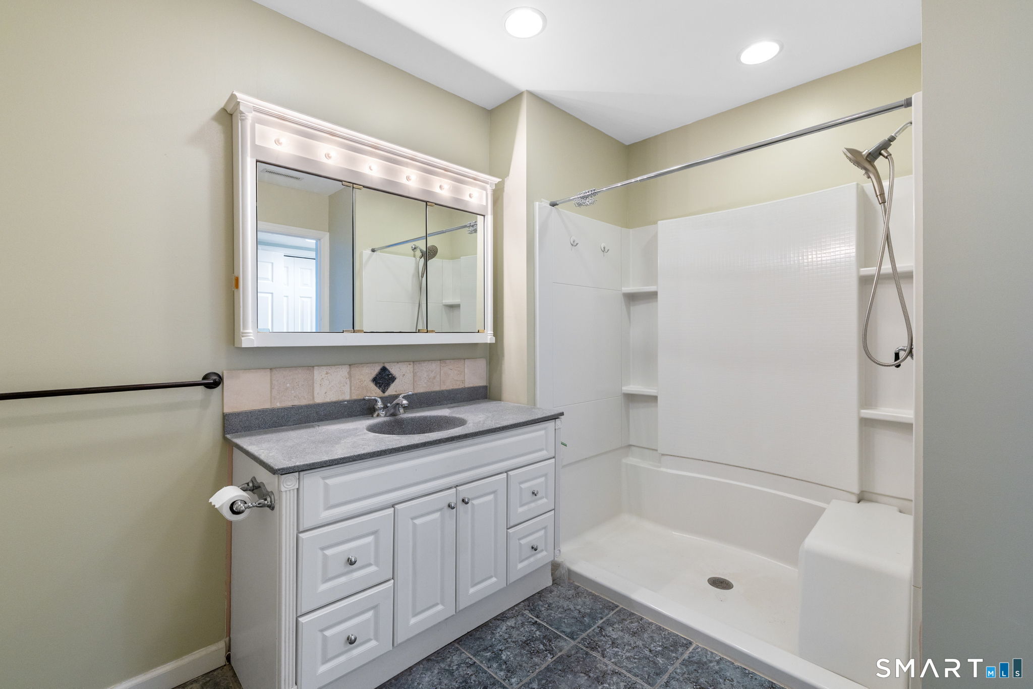 2 Mansfield Grove Road, Unit 362 East Haven, CT 06512 - Photo 32 of 37