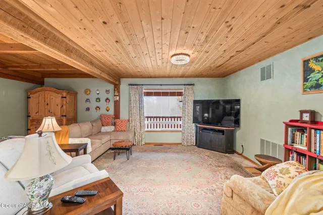 $1,374,000 | 6584 East Burma Road, Harrison, ID 83833