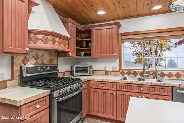 $1,374,000 | 6584 East Burma Road, Harrison, ID 83833