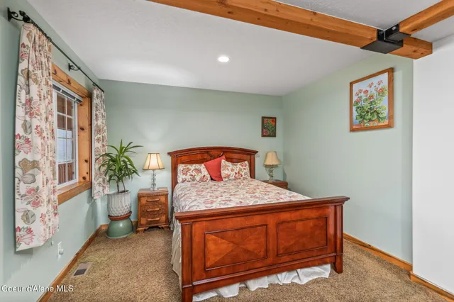 $1,374,000 | 6584 East Burma Road, Harrison, ID 83833