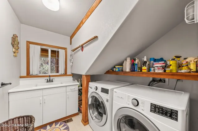 $1,374,000 | 6584 East Burma Road, Harrison, ID 83833