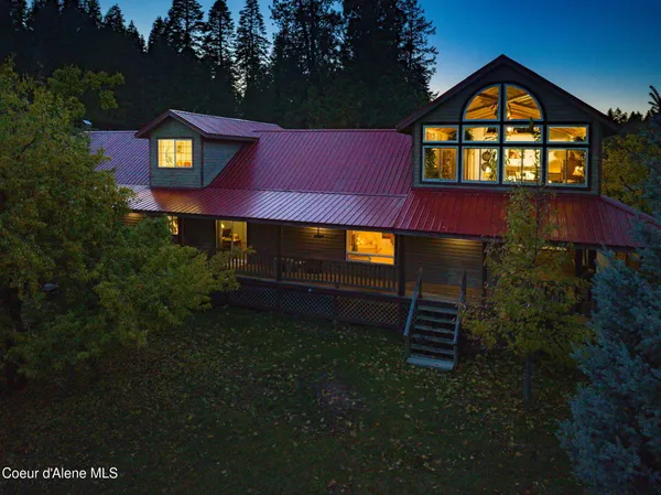 $1,324,000 | 6584 East Burma Road, Harrison, ID 83833