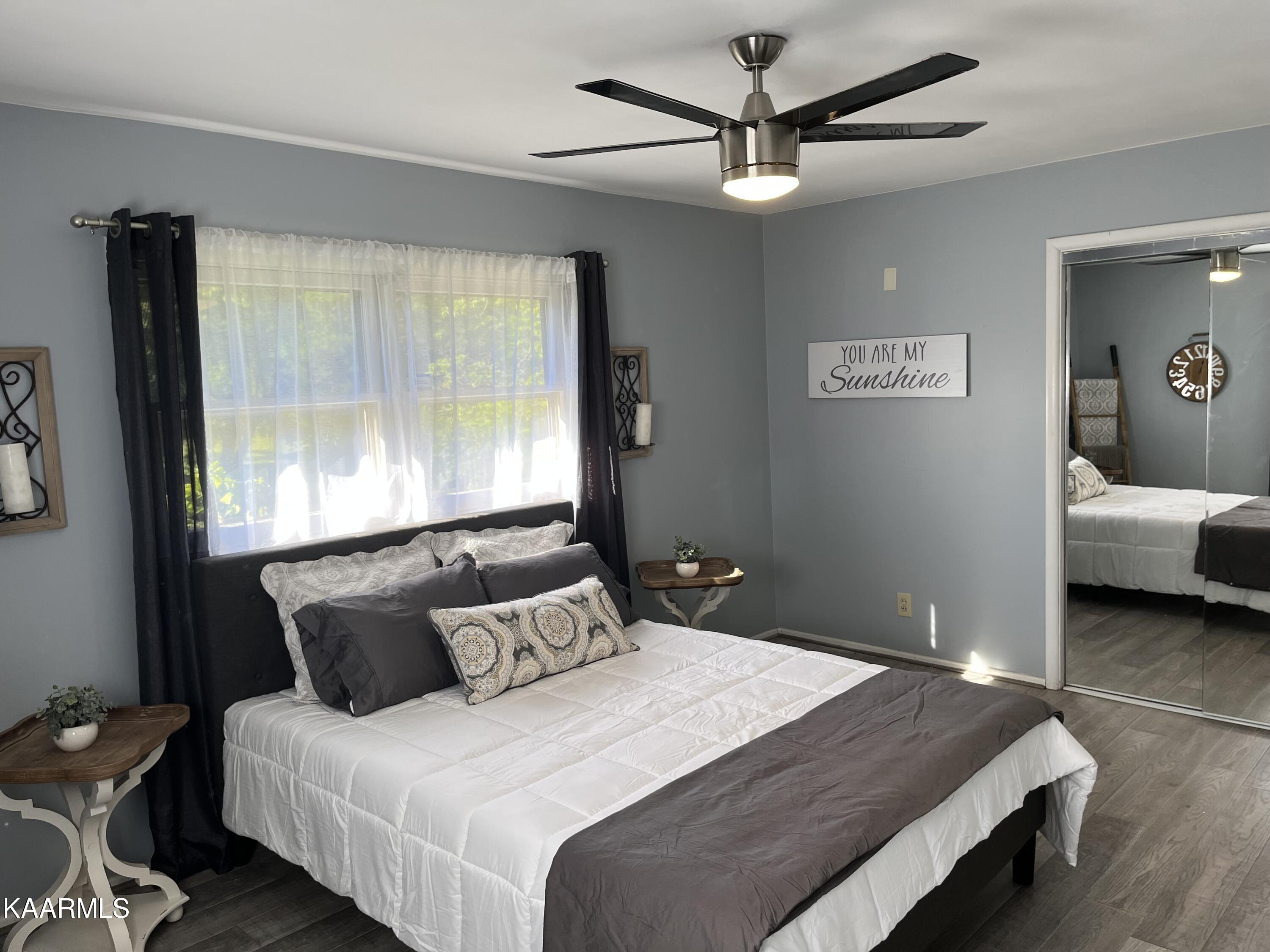 1530 Wilson Road Knoxville, TN 37912 - Photo 13 of 26 Large Mstr BR