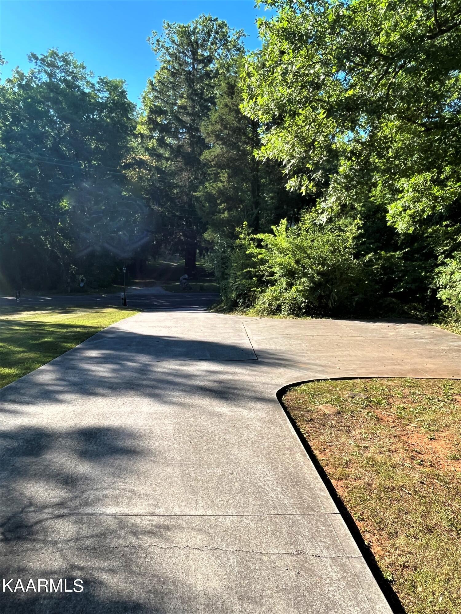 1530 Wilson Road Knoxville, TN 37912 - Photo 20 of 26 Extra Parking