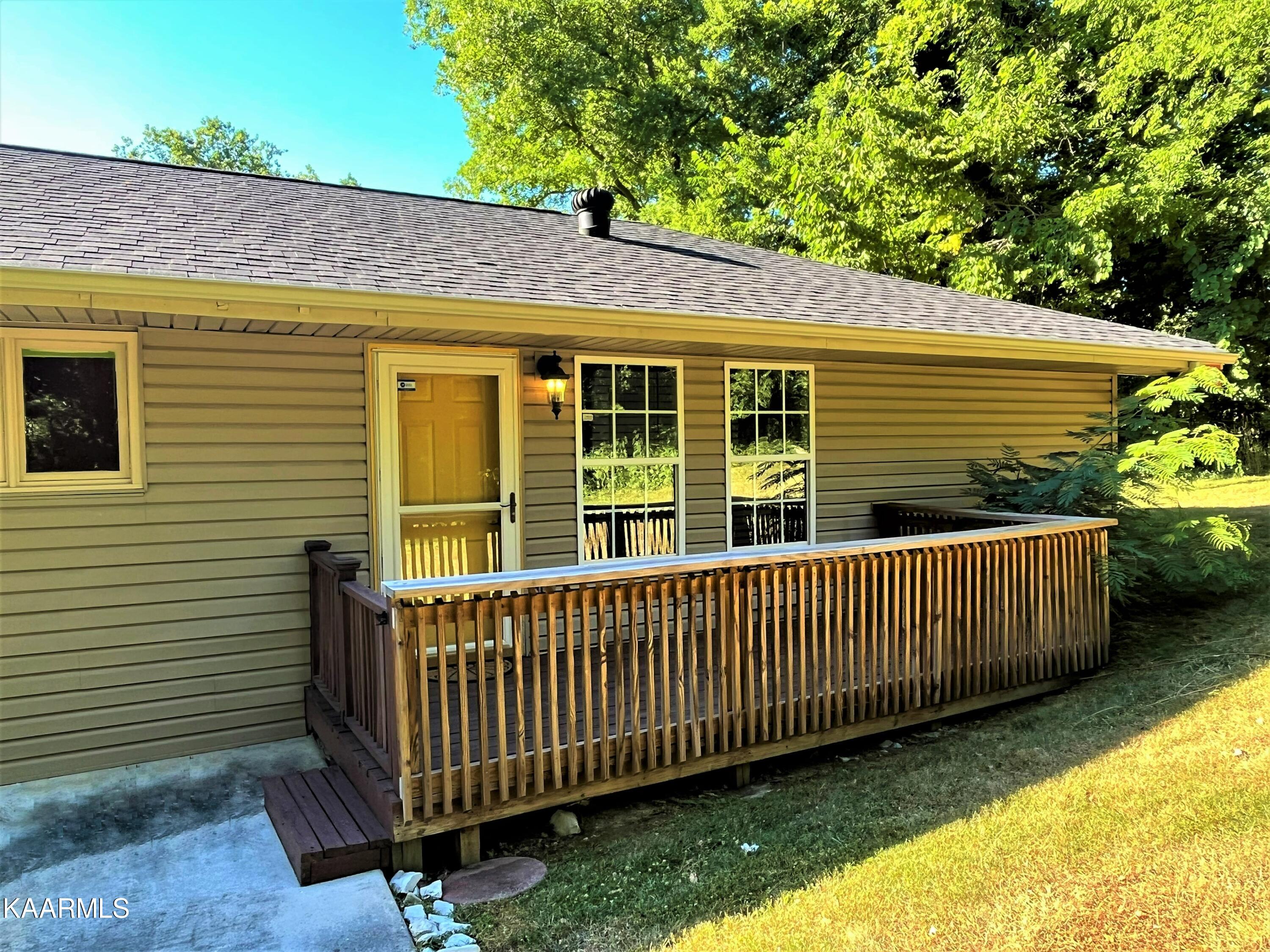 1530 Wilson Road Knoxville, TN 37912 - Photo 23 of 26 Deck