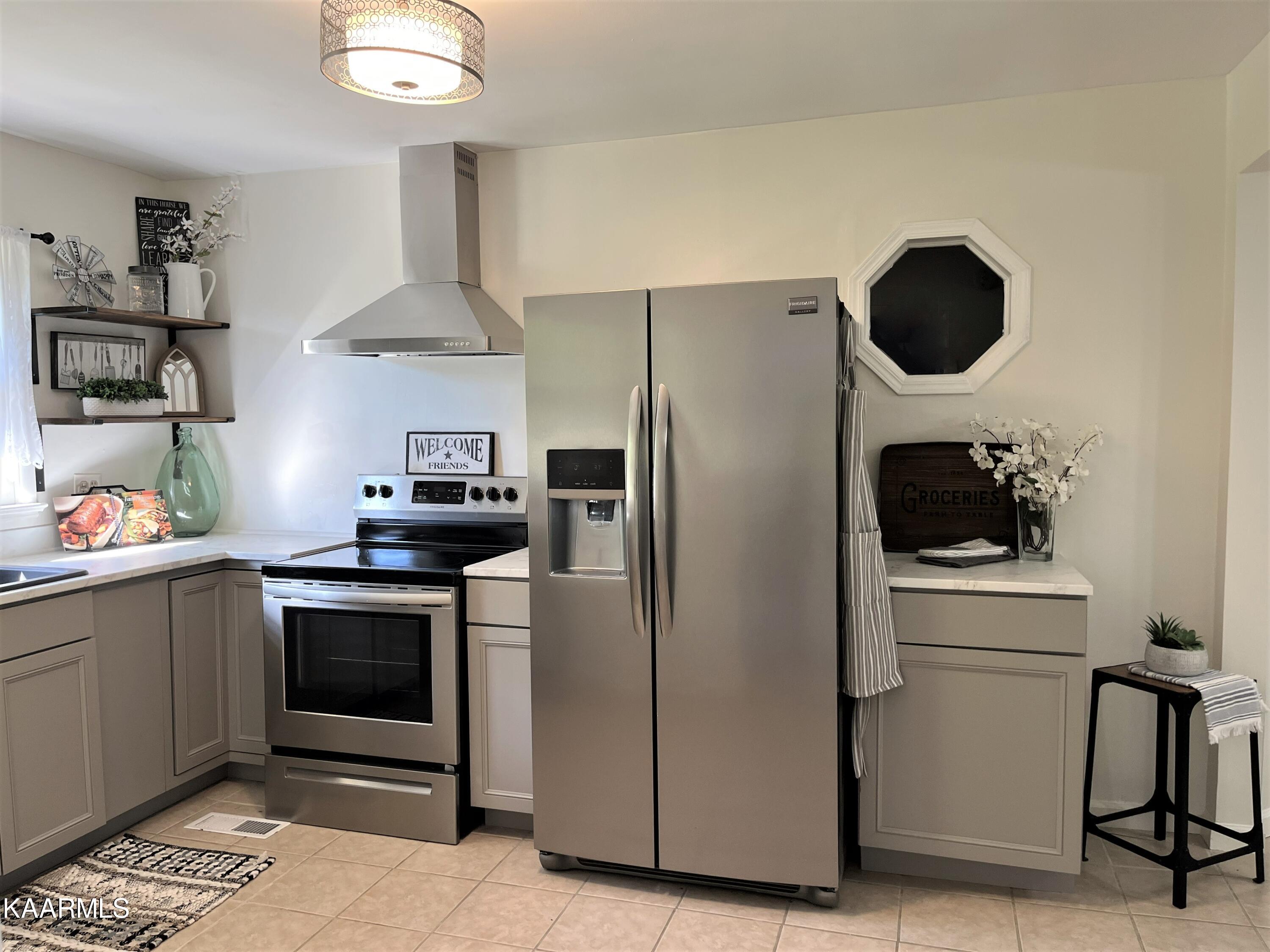 1530 Wilson Road Knoxville, TN 37912 - Photo 8 of 26 Stainless Hood
