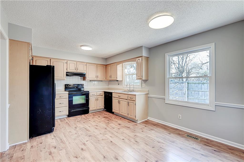 12556 Charing Cross Road Carmel, IN 46033 - Photo 12 of 32 Gallery Image 12