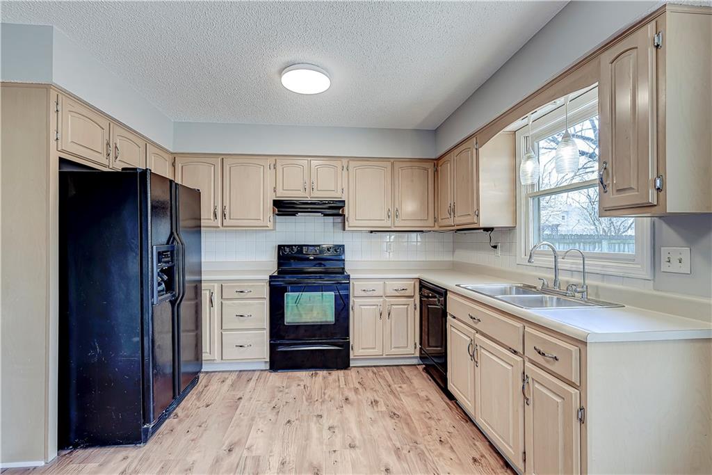 12556 Charing Cross Road Carmel, IN 46033 - Photo 13 of 32 Gallery Image 13