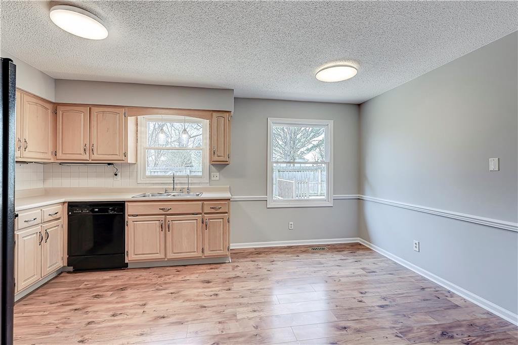 12556 Charing Cross Road Carmel, IN 46033 - Photo 15 of 32 Gallery Image 15