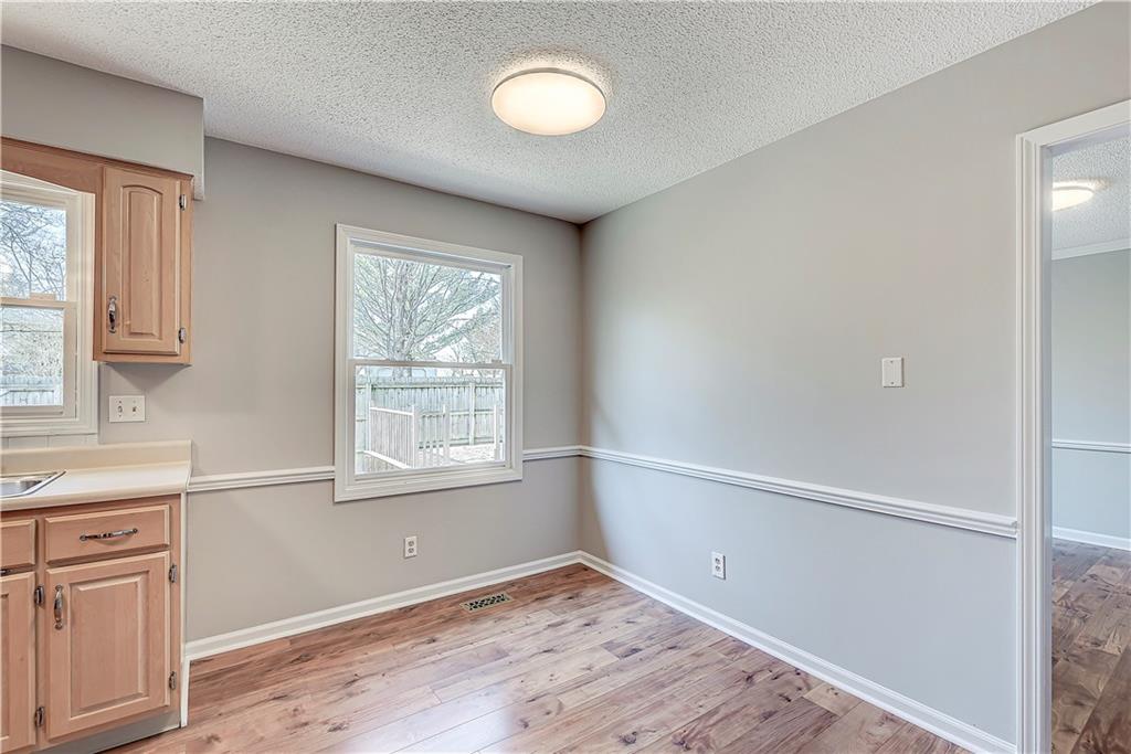 12556 Charing Cross Road Carmel, IN 46033 - Photo 16 of 32 Gallery Image 16