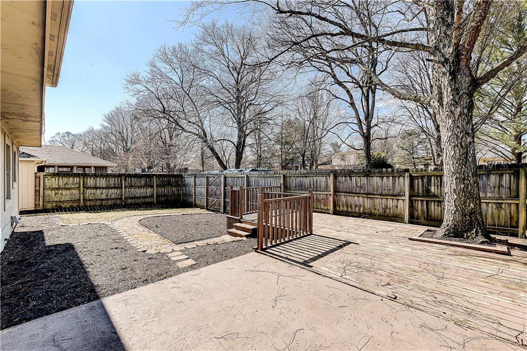 12556 Charing Cross Road Carmel, IN 46033 - Photo 3 of 32 Gallery Image 3