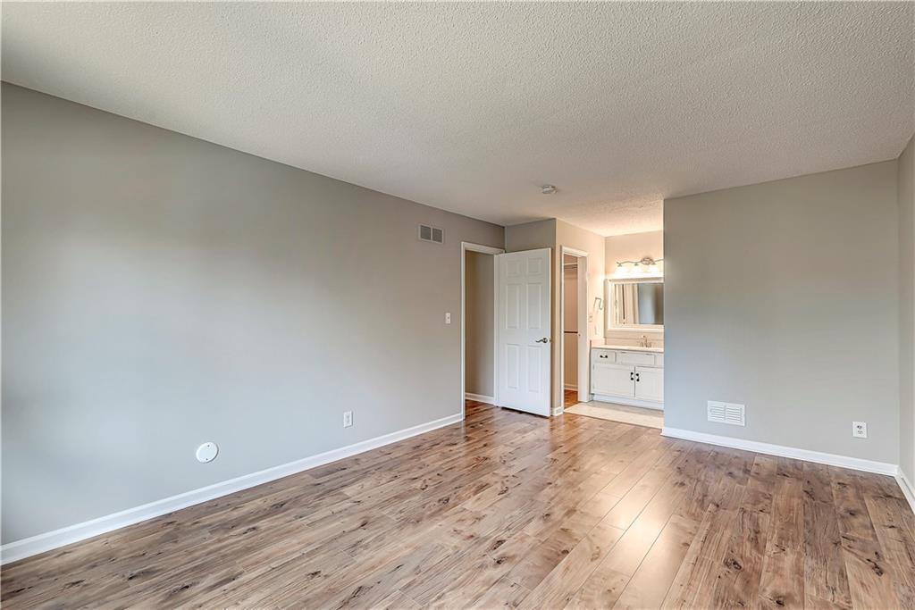12556 Charing Cross Road Carmel, IN 46033 - Photo 21 of 32 Gallery Image 21