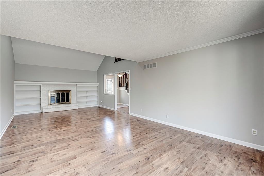 12556 Charing Cross Road Carmel, IN 46033 - Photo 7 of 32 Gallery Image 7