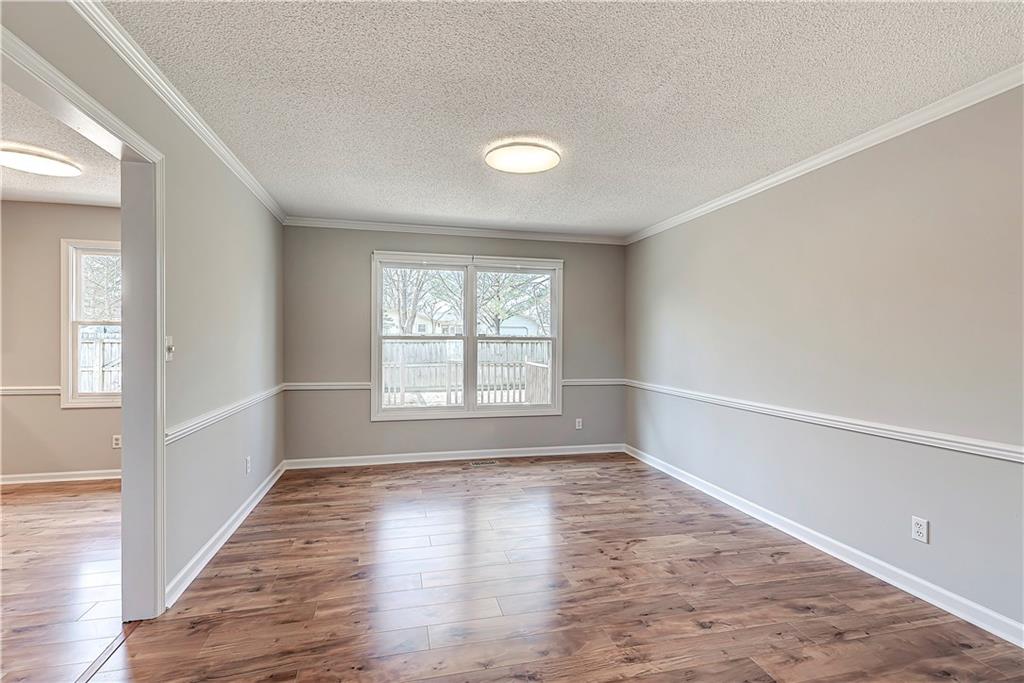 12556 Charing Cross Road Carmel, IN 46033 - Photo 10 of 32 Gallery Image 10