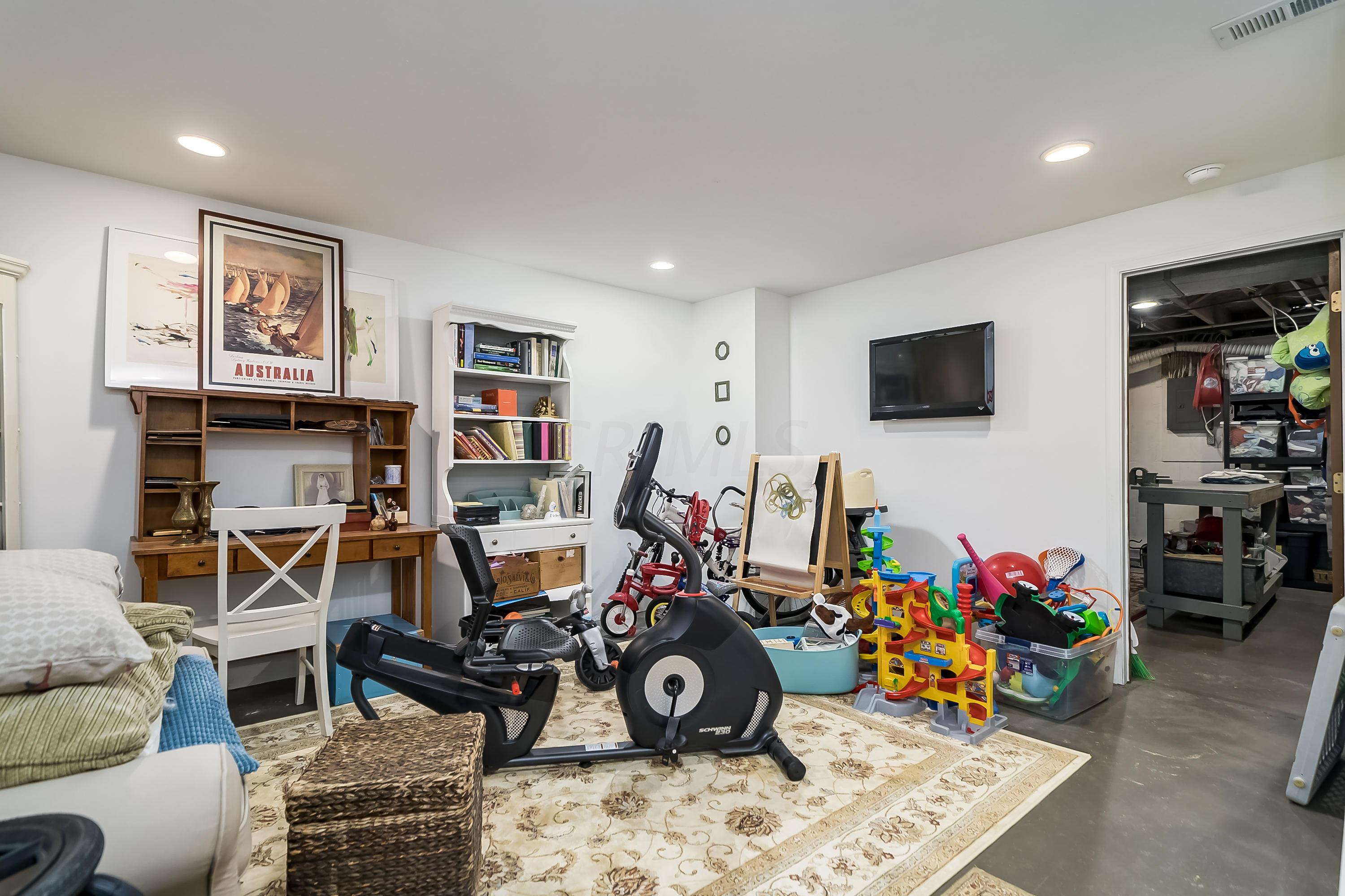 2717 Hard Road Columbus, OH 43235 - Photo 21 of 28 Gallery Image 21