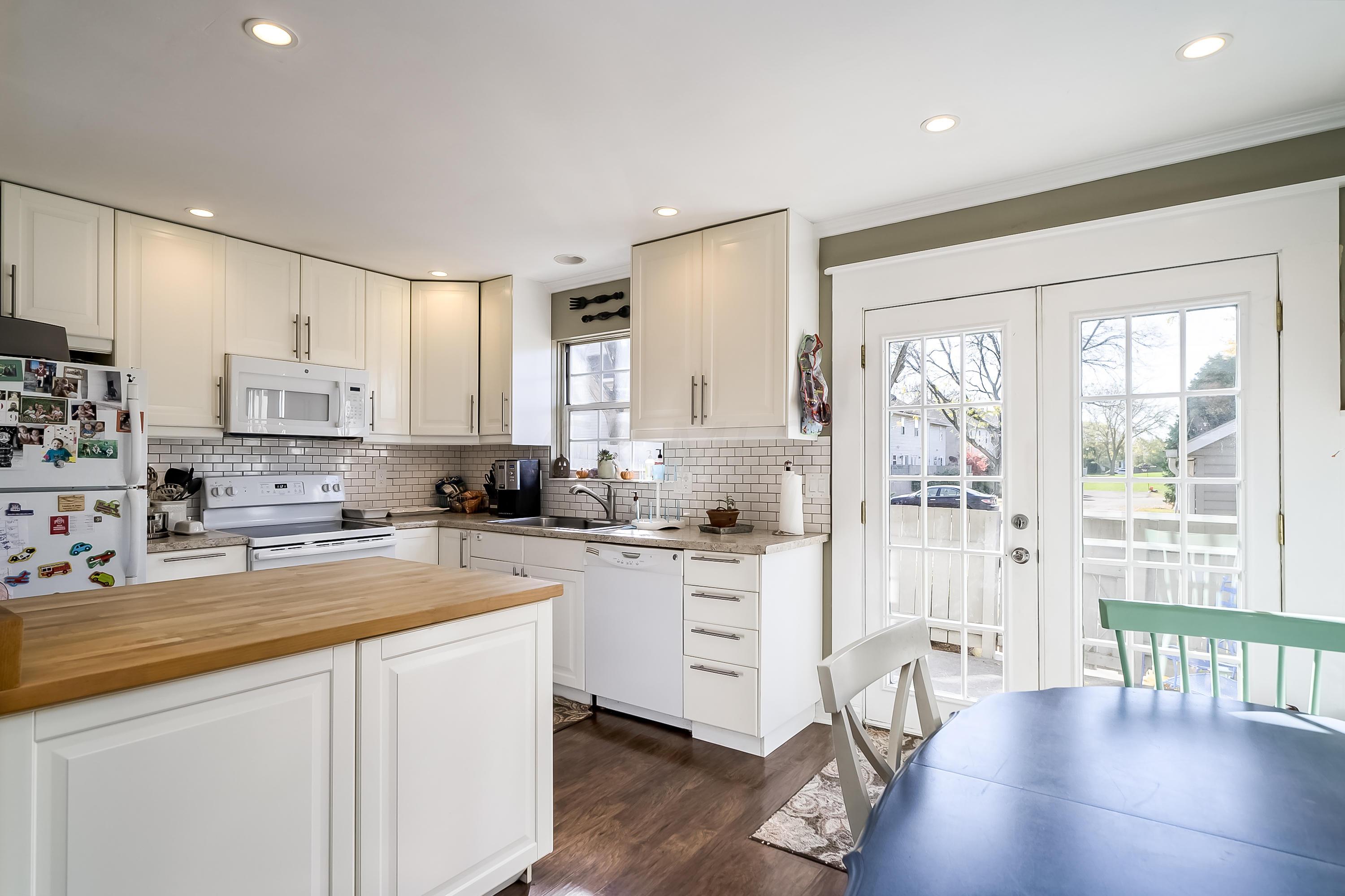 2717 Hard Road Columbus, OH 43235 - Photo 3 of 28 Gallery Image 3