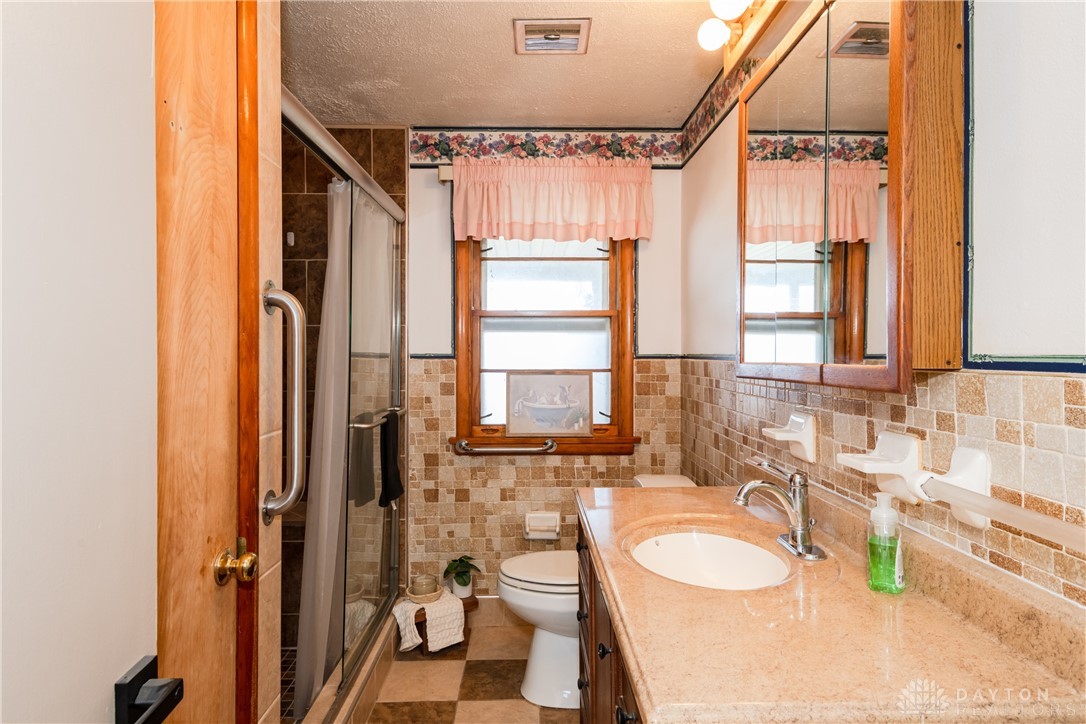 6812 Homestretch Road Dayton, OH 45414 - Photo 12 of 33 Gallery Image 12