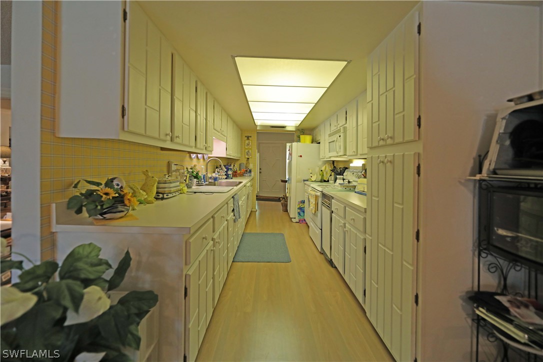 14430 Cemetery Road Fort Myers, FL 33905 - Photo 14 of 35 a view of a kitchen