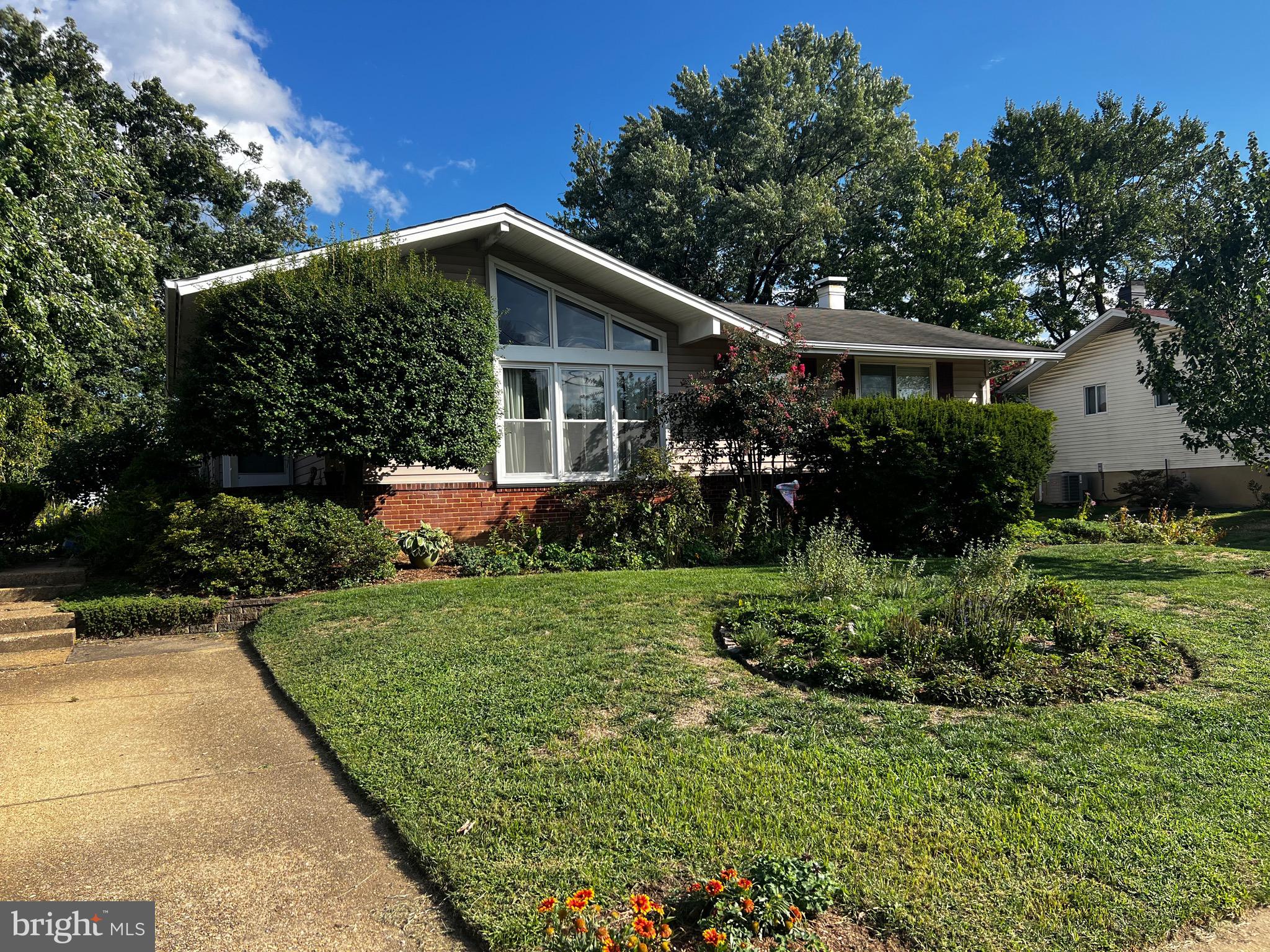 6615 Bowie Drive Springfield, VA 22150 - Photo 2 of 67 Super Bright with high ceilings!
