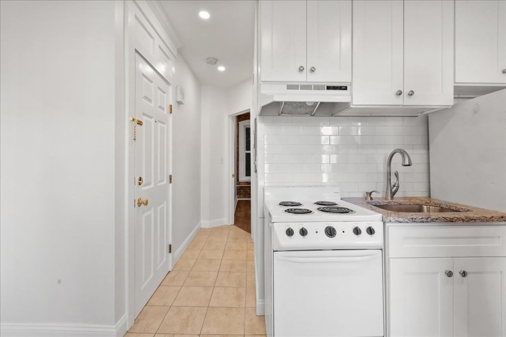 19 Harris Street, Unit 4 Boston, MA 02113 - Photo 7 of 14