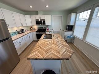 9885 Bellcrest Boulevard Fenton, MI 48430 - Photo 3 of 21