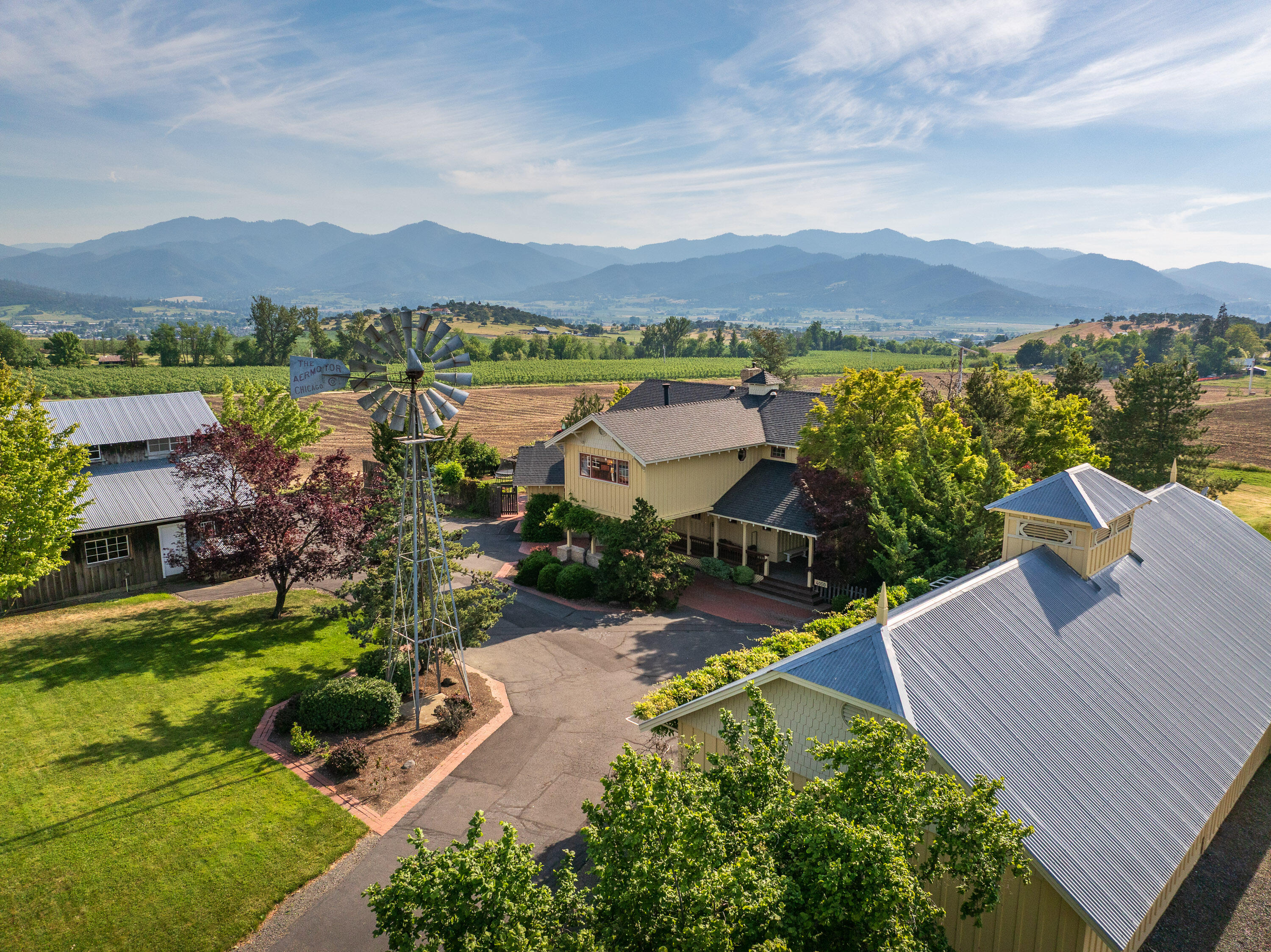4050 Royal Crest Road Medford, OR 97504 - Photo 6 of 55 Royal Crest7