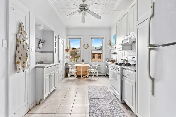$3,800 | 78 Devoe Street, Unit 2R | Williamsburg