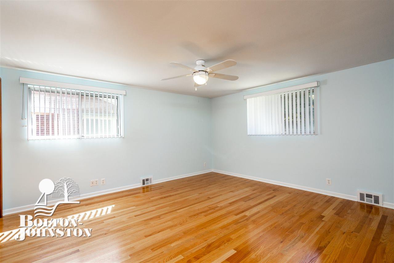 477 Cook Road Grosse Pointe, MI 48236 - Photo 24 of 59 50003003-23.JPG