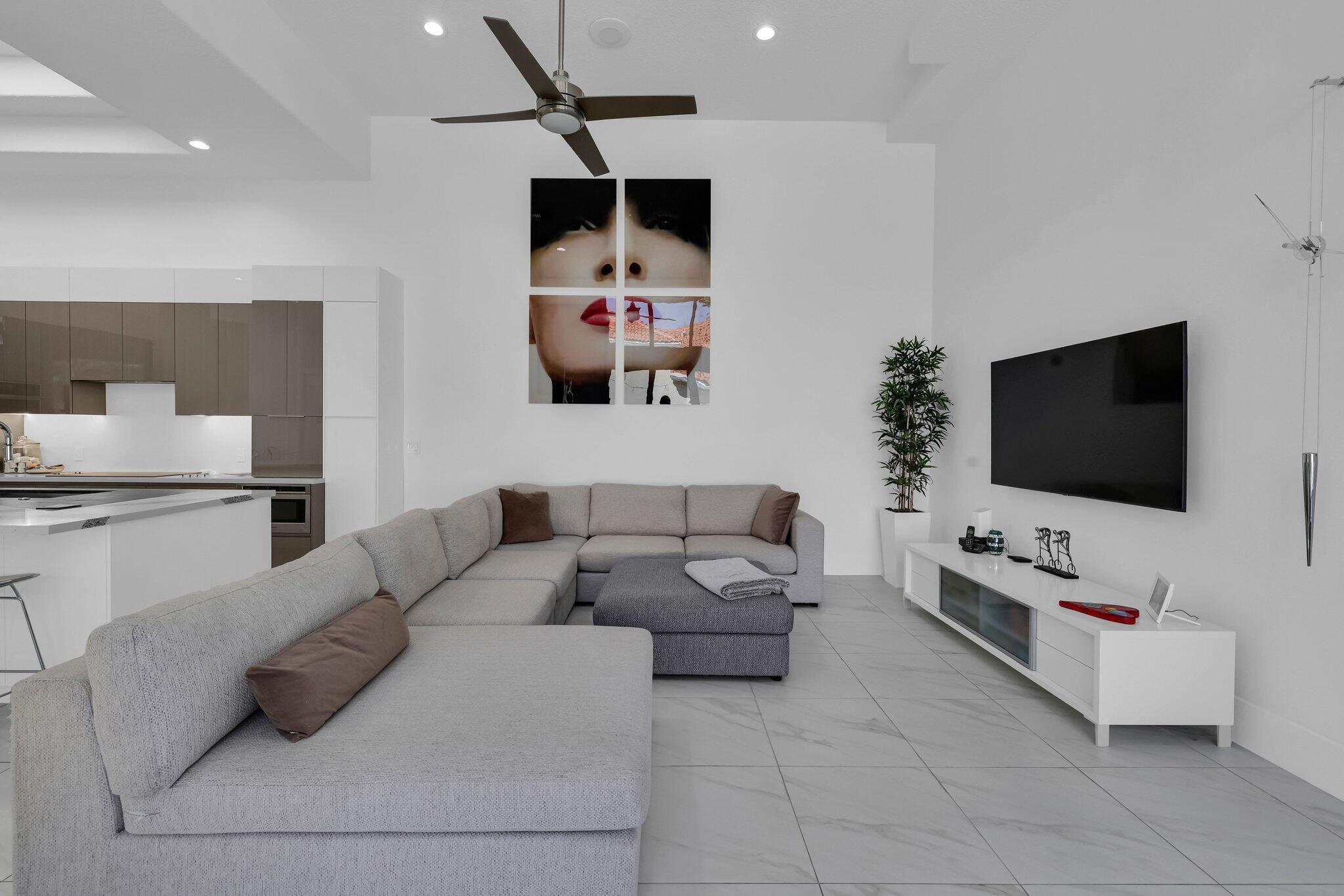 7434 Campo Florido Boca Raton, FL 33433 - Photo 20 of 44 Family Room
