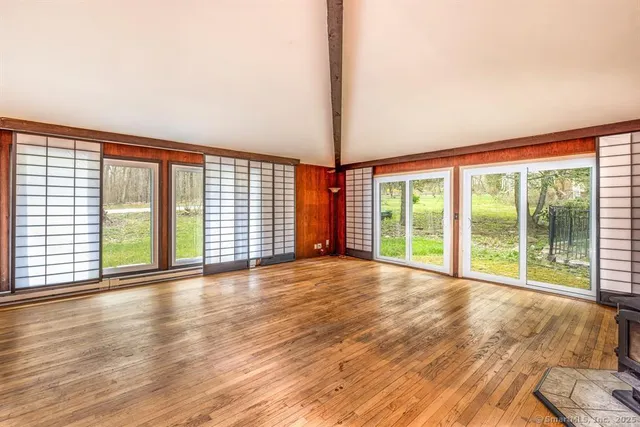 $3,350 | 141 Gurleyville Road, Mansfield, CT 06268