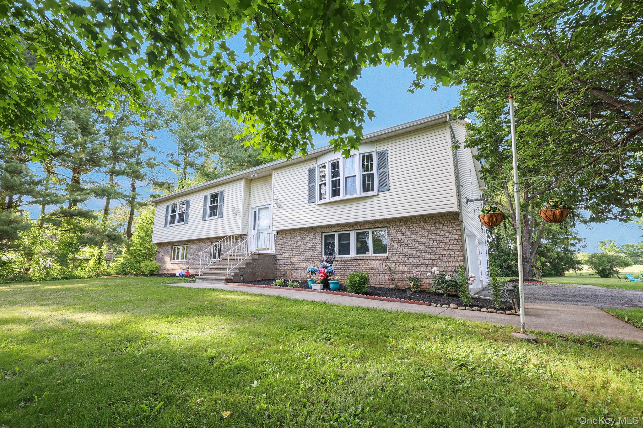 9 Evan Road Dover Plains, NY 12522 - Photo 2 of 23
