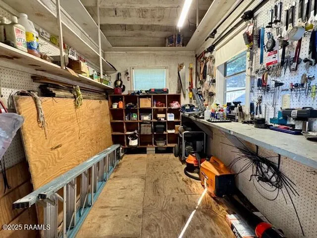 $260,000 | 2015 Old Jeanerette Road, New Iberia, LA 70563