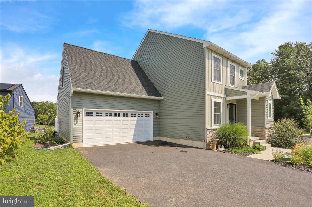 116 Meadows Bend Lititz, PA 17543 - Photo 3 of 35 Gallery Image 3