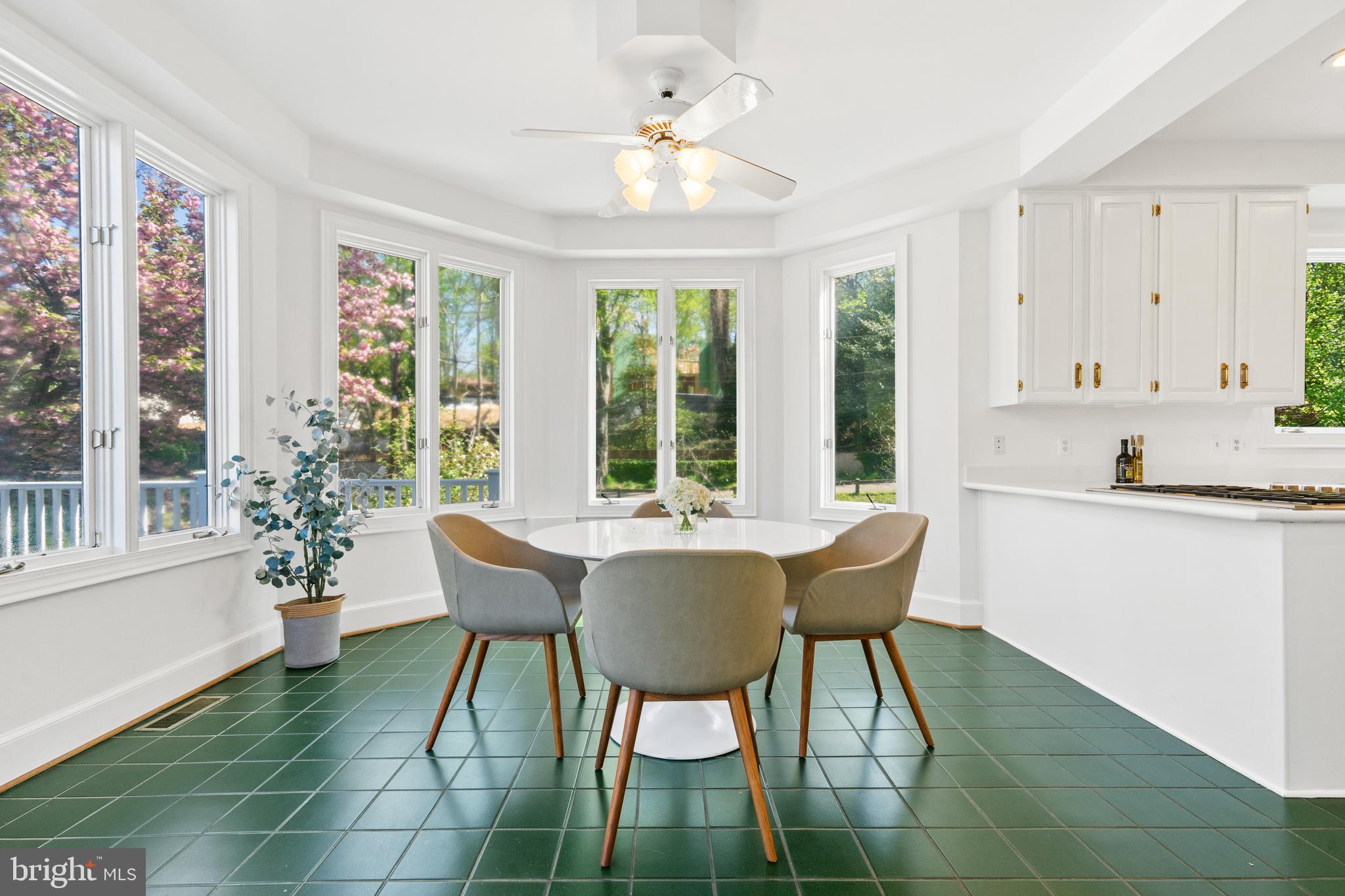 2722 Chain Bridge Road Northwest Washington, DC 20016 - Photo 11 of 43 Breakfast Room