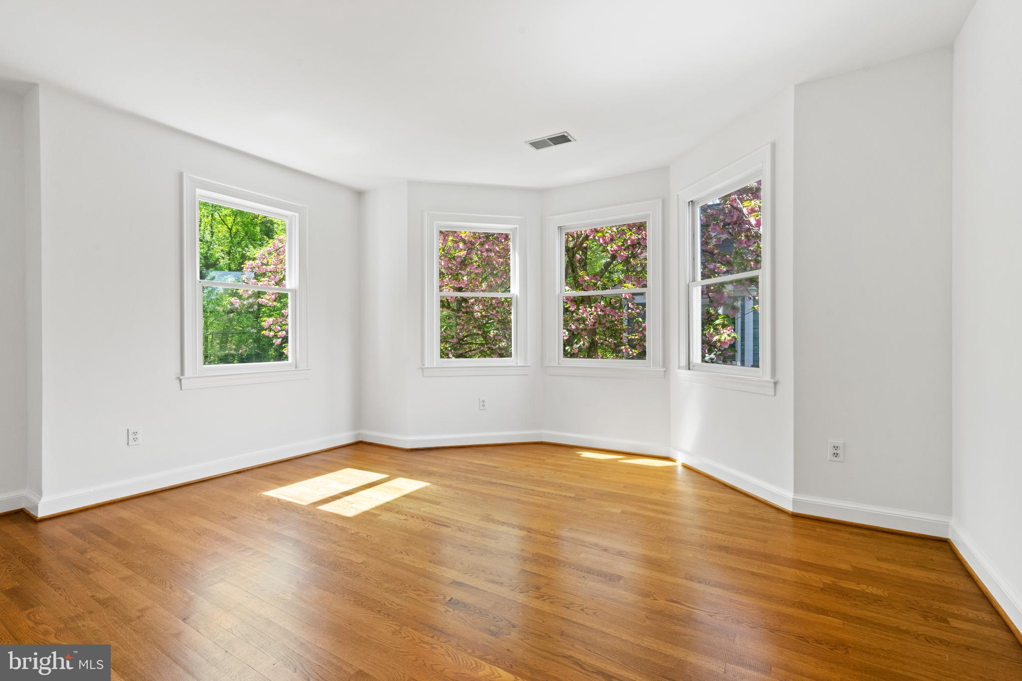 2722 Chain Bridge Road Northwest Washington, DC 20016 - Photo 27 of 43 Bedroom