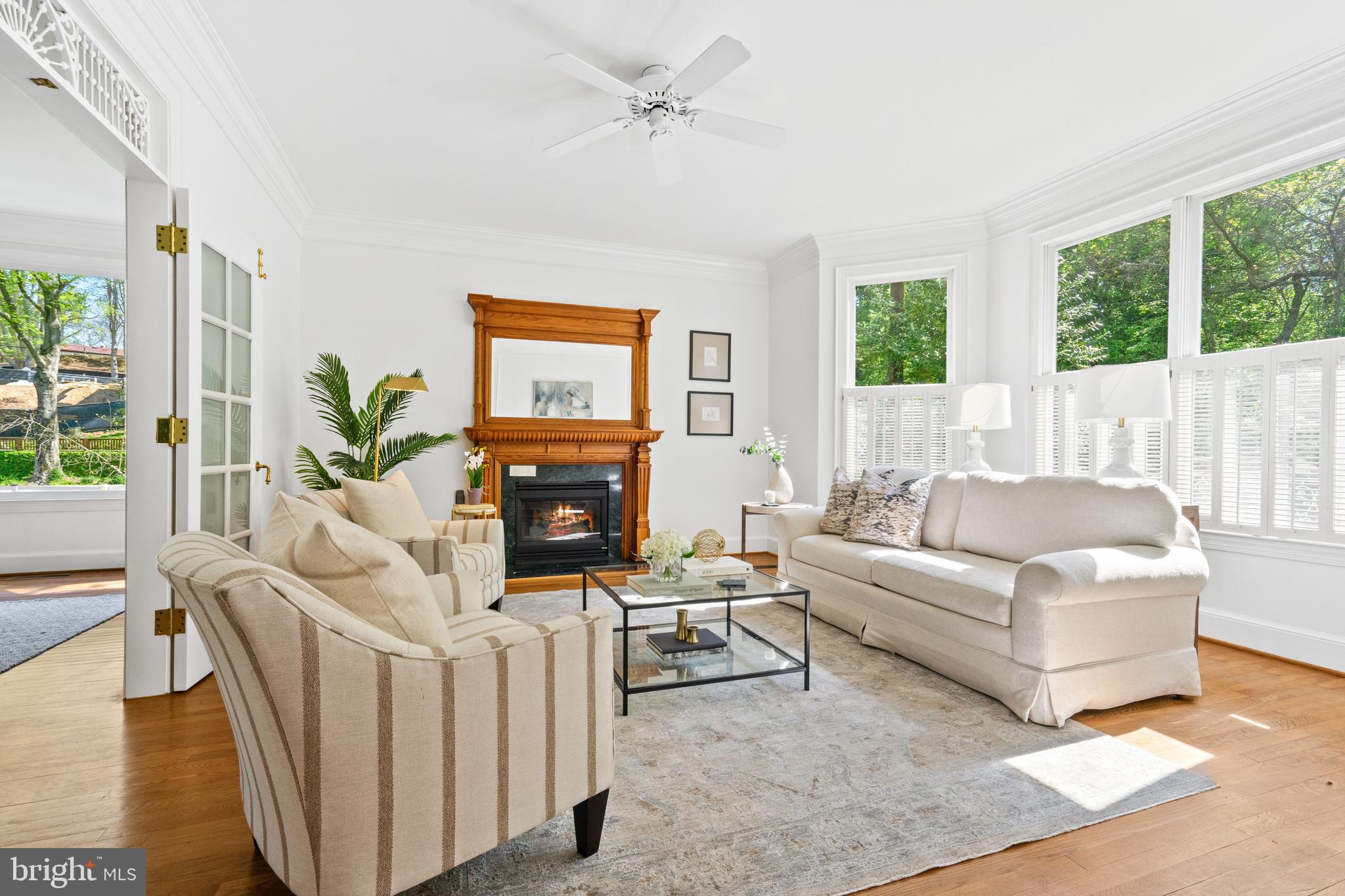 2722 Chain Bridge Road Northwest Washington, DC 20016 - Photo 3 of 43 Living Room