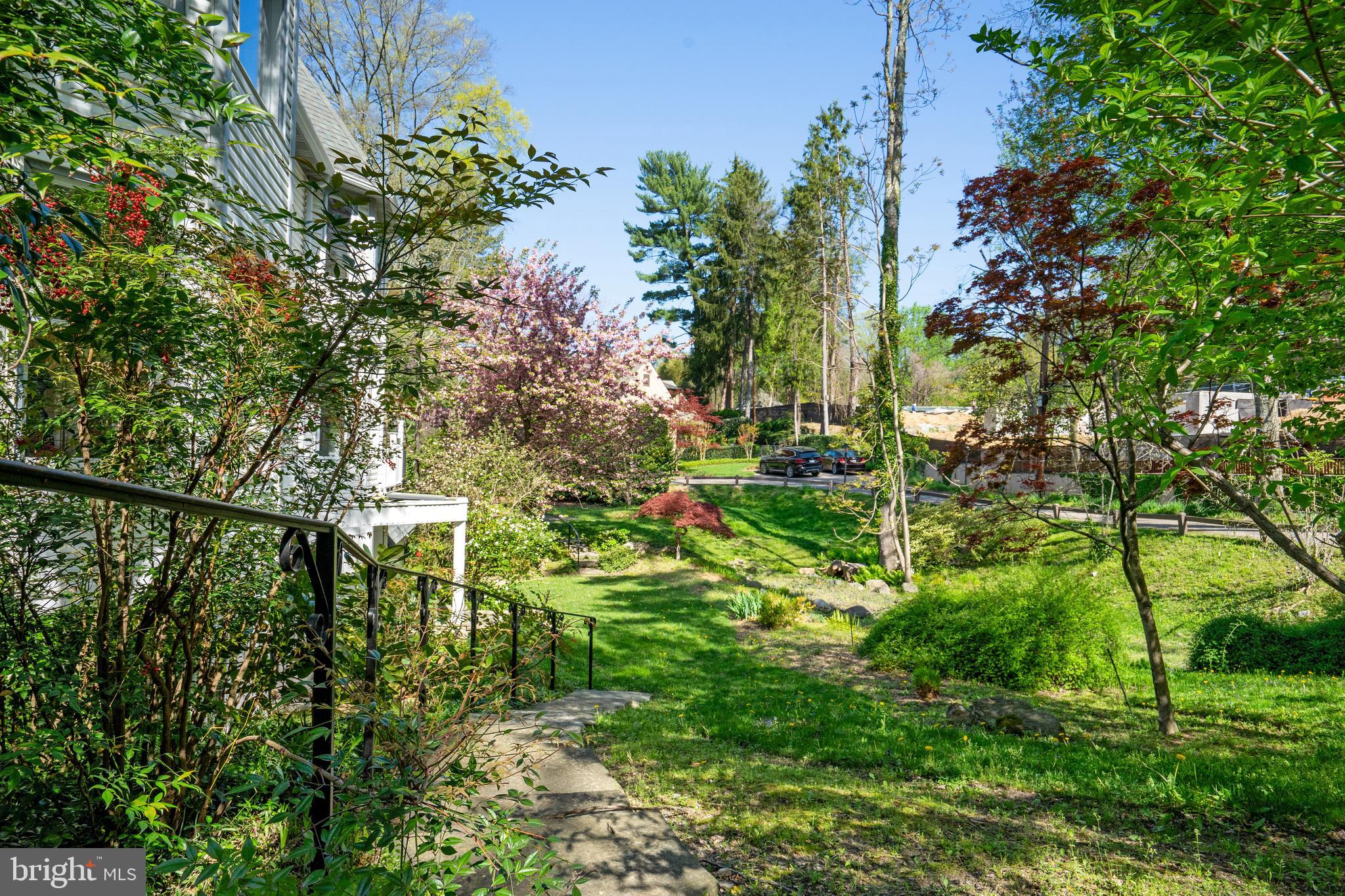 2722 Chain Bridge Road Northwest Washington, DC 20016 - Photo 40 of 43 Grounds