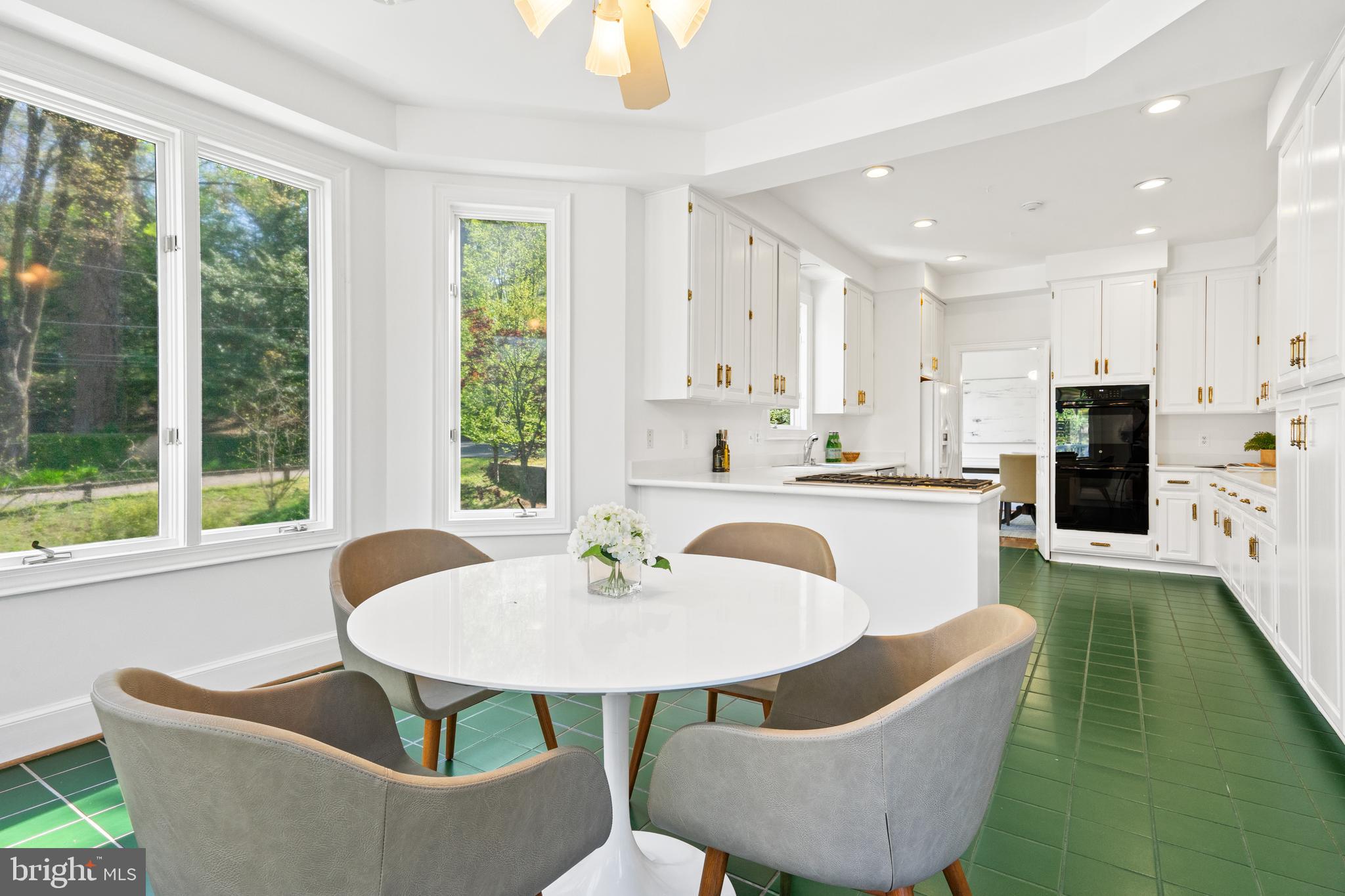 2722 Chain Bridge Road Northwest Washington, DC 20016 - Photo 8 of 43 Breakfast Room