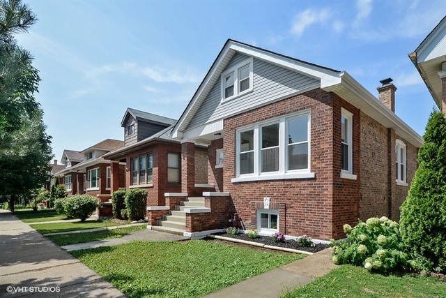 4916 West Henderson Street Chicago, IL 60641 - Photo 1 of 20