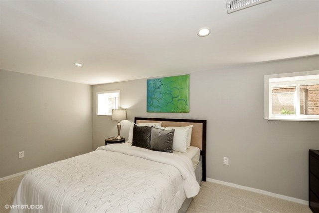 4916 West Henderson Street Chicago, IL 60641 - Photo 13 of 20