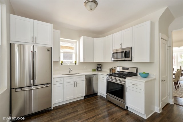 4916 West Henderson Street Chicago, IL 60641 - Photo 5 of 20
