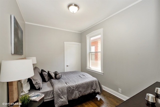 4916 West Henderson Street Chicago, IL 60641 - Photo 9 of 20